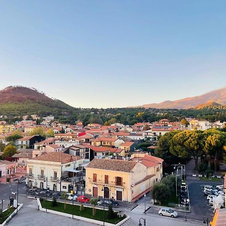 ニコロージ La Dama Dell'Etna Bed & Breakfast エクステリア 写真