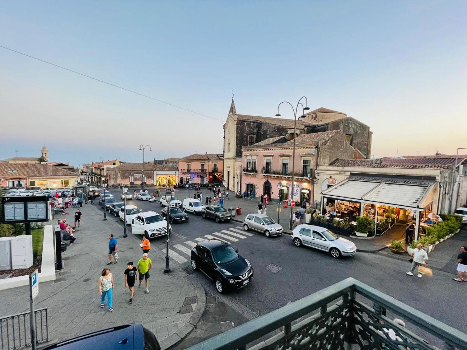 ニコロージ La Dama Dell'Etna Bed & Breakfast エクステリア 写真