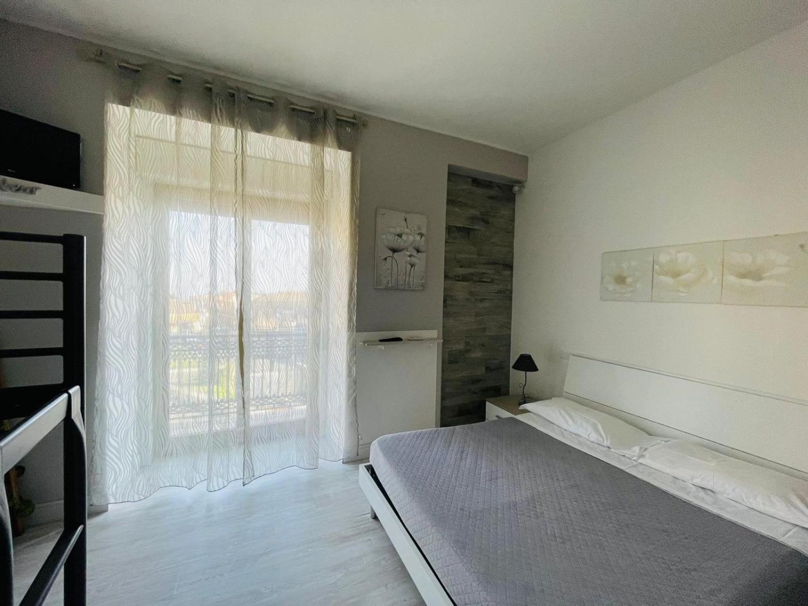 ニコロージ La Dama Dell'Etna Bed & Breakfast エクステリア 写真