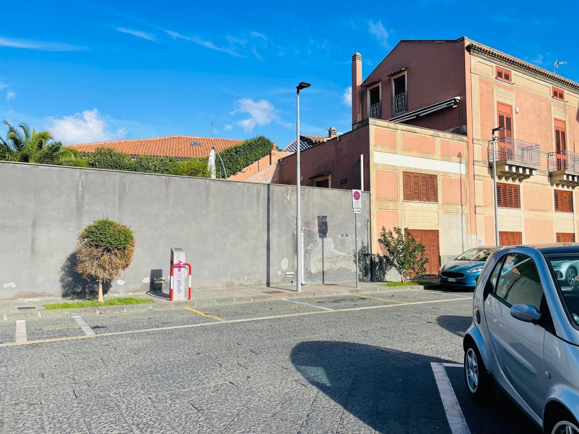 ニコロージ La Dama Dell'Etna Bed & Breakfast エクステリア 写真